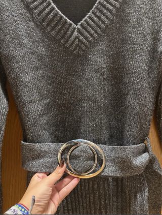 Jersey gris con cinturón vintage