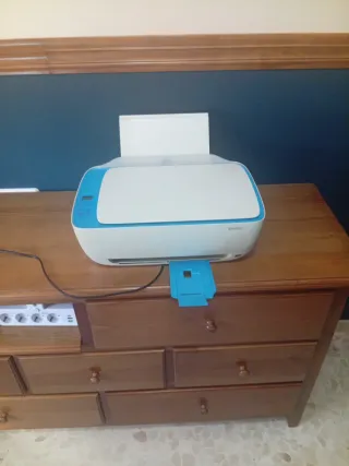 Impresora HP Blanca y Azul
