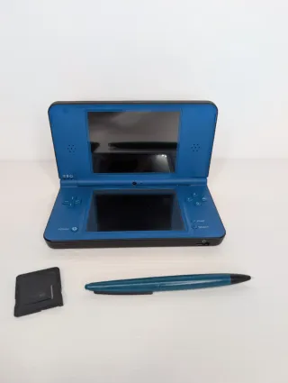 Nintendo DSi XL Blu + Stylus e Cartuccia