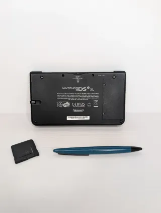 Nintendo DSi XL Blu + Stylus e Cartuccia