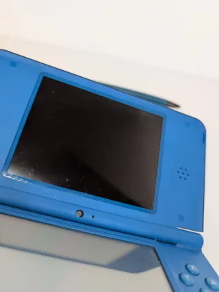 Nintendo DSi XL Blu + Stylus e Cartuccia
