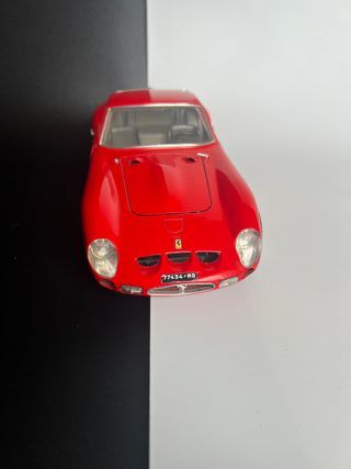 FERRARI 250 GTO ( 1962 ) , BURAGO 1/18 .