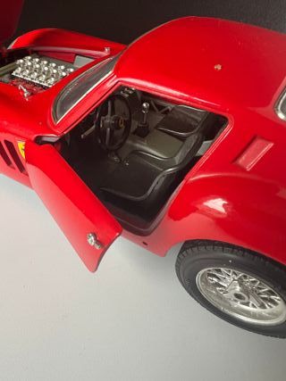 FERRARI 250 GTO ( 1962 ) , BURAGO 1/18 .