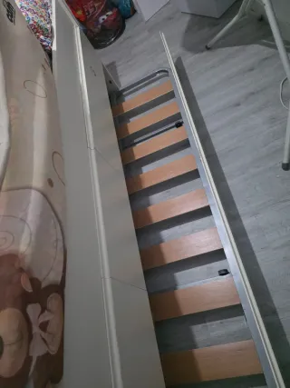 Cama nido con cajones.