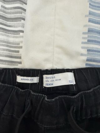 Pantalones negros rotos