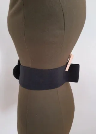 Cinturón elástico con flor de punto