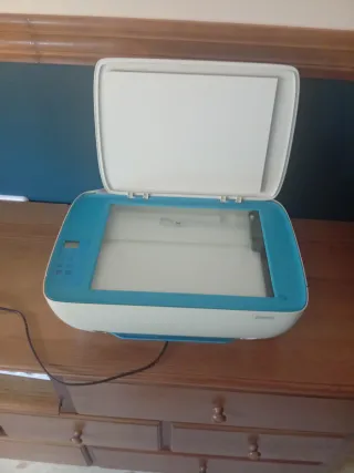 Impresora HP Blanca y Azul