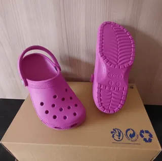 Zuecos Crocs originales color Rosa Talla 36-37.