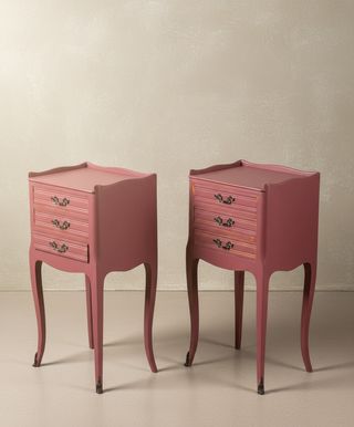 Pareja de mesitas de noche estilo Luis XV