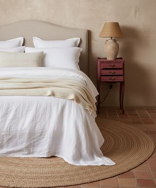 Pareja de mesitas de noche estilo Luis XV