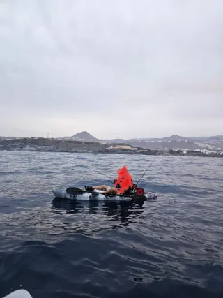 Kayak de pesca con remo