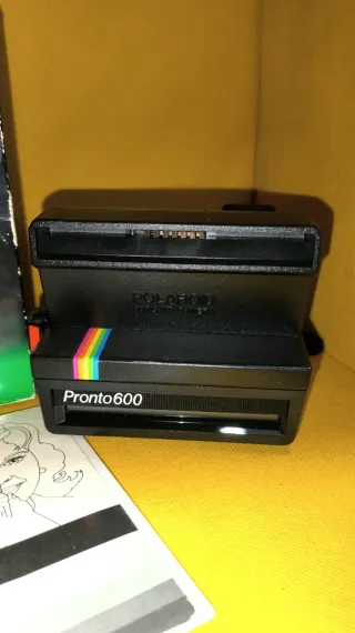 Cámara Polaroid Pronto 600