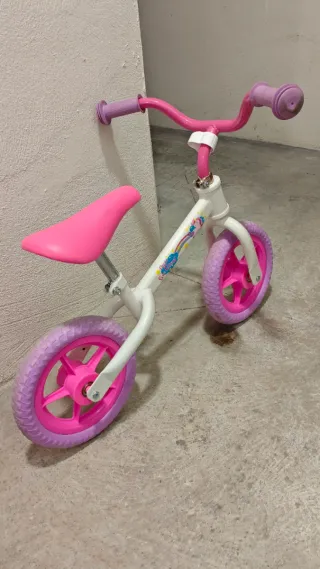 Bicicleta de equilibrio rosa CHICO