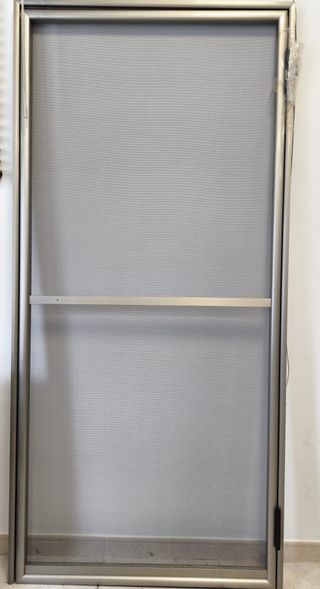 Puerta Mosquitera Abatible Aluminio