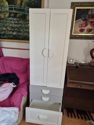 Armario infantil blanco y gris