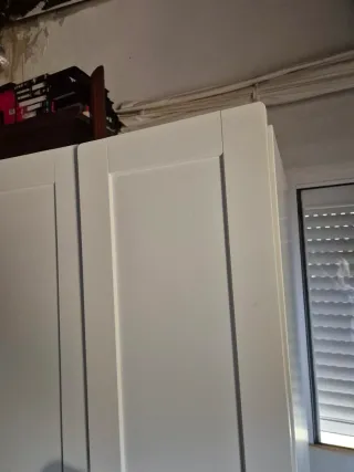 Armario infantil blanco y gris