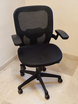 Silla de oficina ergonómica negra