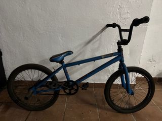 Bicicleta BMX azul