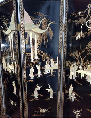 Excelente Biombo chino laca y símil nácar