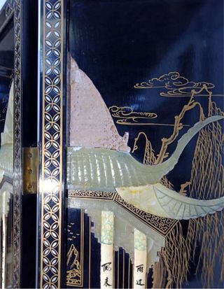 Excelente Biombo chino laca y símil nácar