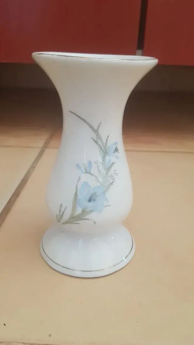 Pequeno vaso de cerâmica