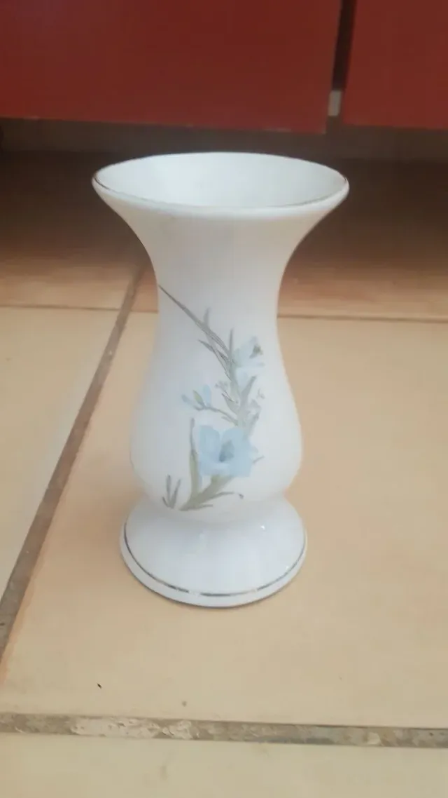Pequeno vaso de cerâmica
