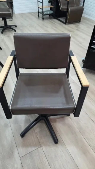 2 Sillónes de Peluquería Marrón y Negro