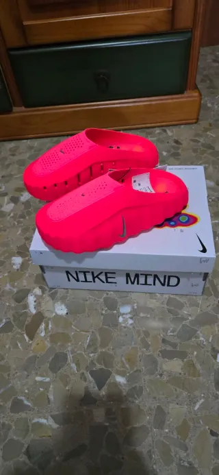 Nike Mind 001 slide