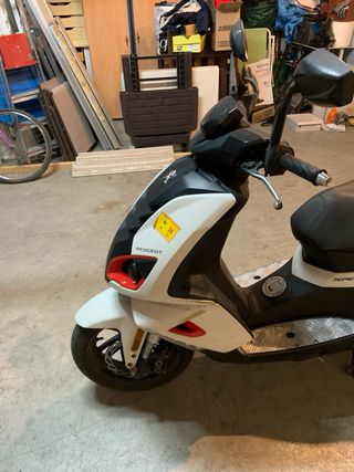 Peugeot Scooter