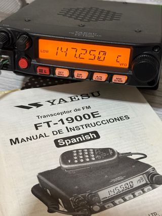 YAESU FT-1900 VHF Transceptor Radio