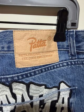 Pantalón vaquero Patta graffiti