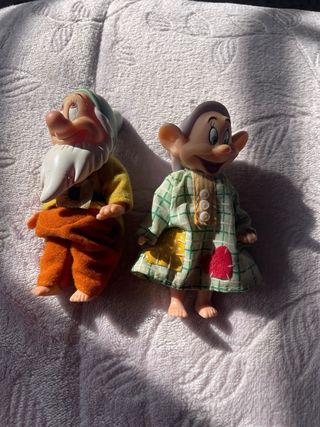 2 Figuras Enanitos Disney mediran unos 10 cm