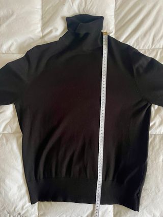 Jersey H&M Cuello Alto Negro