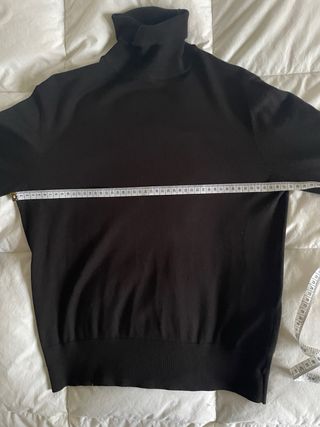 Jersey H&M Cuello Alto Negro