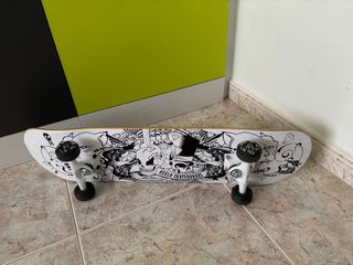 Skate Oxelo Blanco Diseño Calaveras