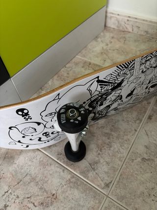 Skate Oxelo Blanco Diseño Calaveras