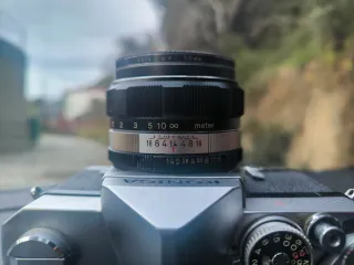 Objetivo Konica Hexanon 57mm f/1.4