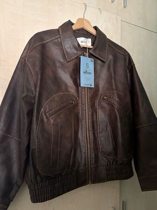 Chaqueta de cuero marrón