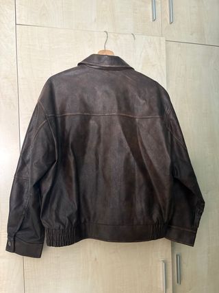 Chaqueta de cuero marrón