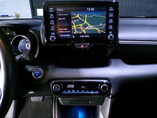 Toyota Yaris 1.5 120H STYLE 08/2021