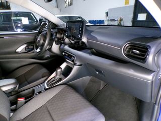 Toyota Yaris 1.5 120H STYLE 08/2021