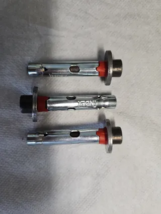 Tornillos metálicos tipo Allen (4 unidades)