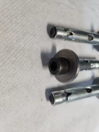 Tornillos metálicos tipo Allen (4 unidades)