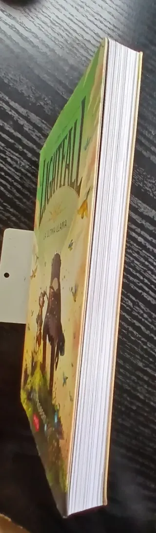 Lightfall. La última llama (Lightfall: The Girl...