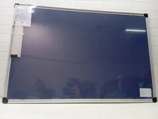 Pizarra de Amazon Basics 90 x 60 cm