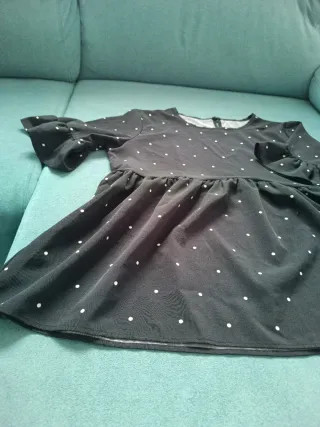 Blusa negra con lunares blancos
