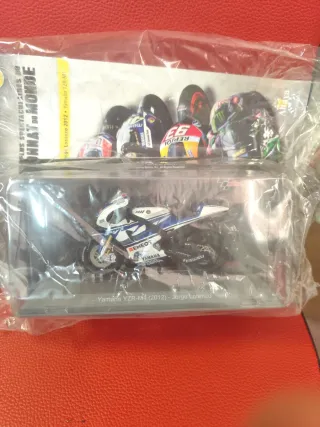 Moto Yamaha YZR-M1 2012 Jorge Lorenzo