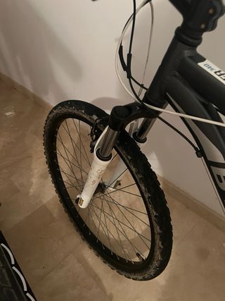 Bicicleta Btwin Rockrider Negra