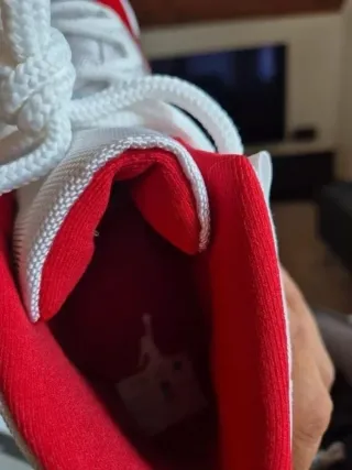 Jordan 11 Rojo Blanco Talla 38