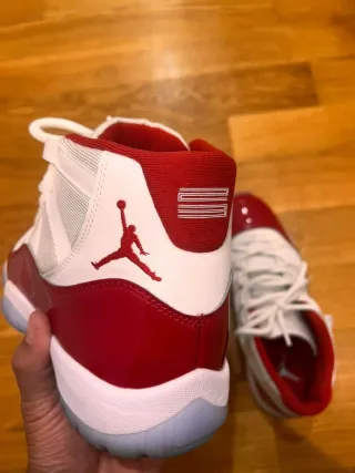 Jordan 11 Retro Rojo Blanco Talla 39